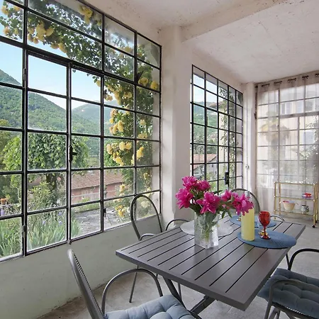 Villa Oleandra - *